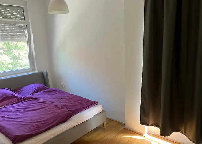 דירה Honved N4. בלטונללה